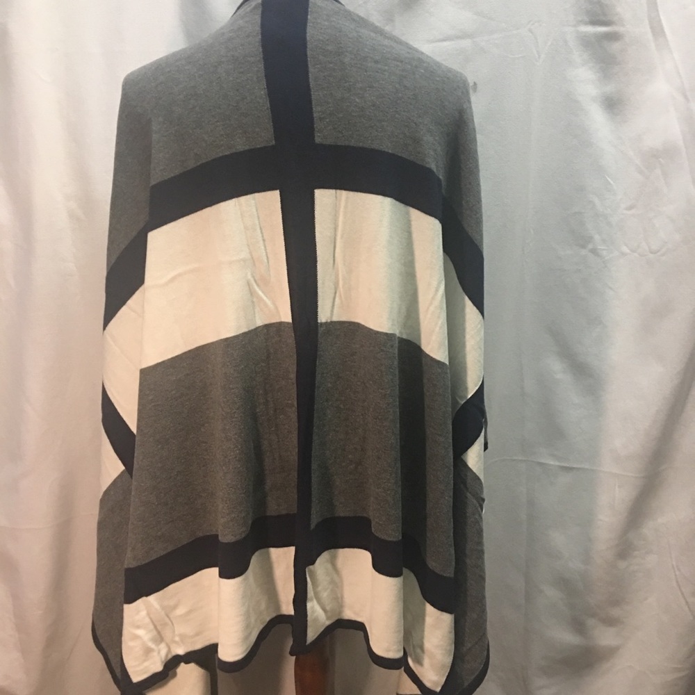 Ponch wrap knit - Picture 2 of 3